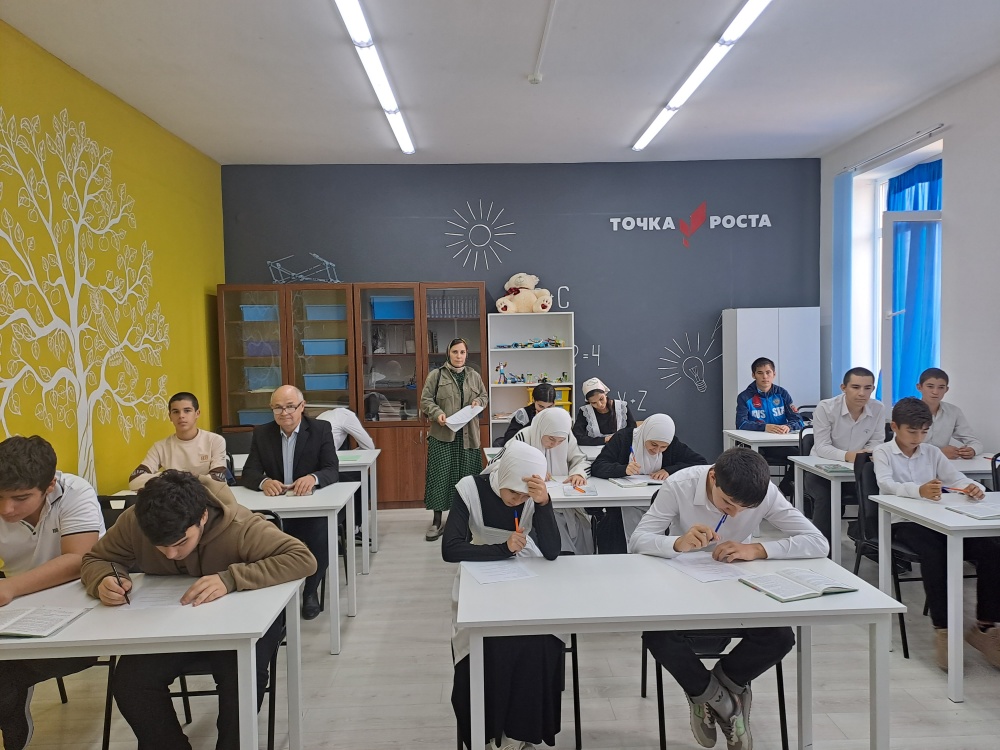 В Хасавюртовском районе продолжаются выездные встречи с учащимися на тему «Жизнь без наркотиков»