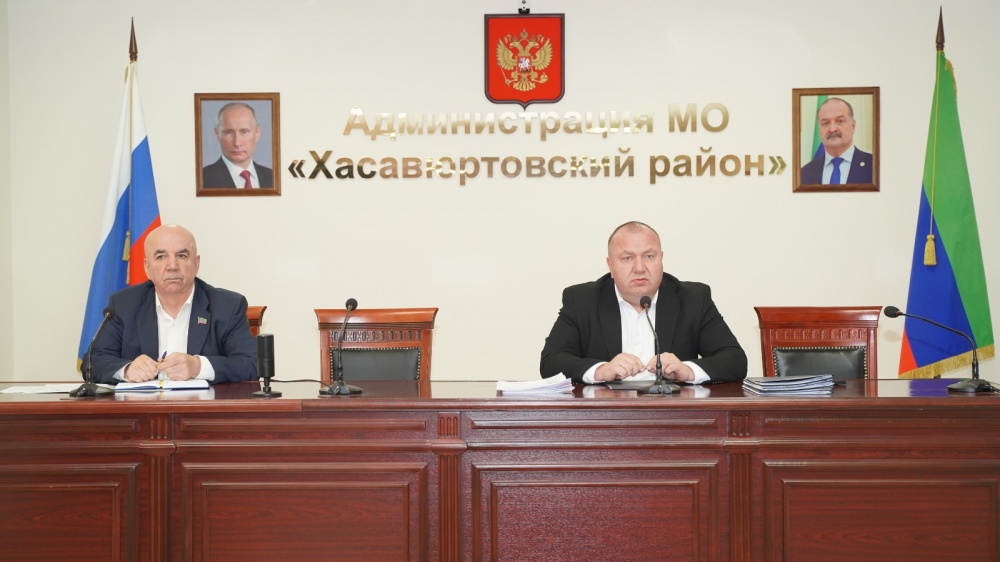 В администрации  Хасавюртовского района прошло  очередное рабочее совещание актива   по актуальным вопросам деятельности муниципалитета