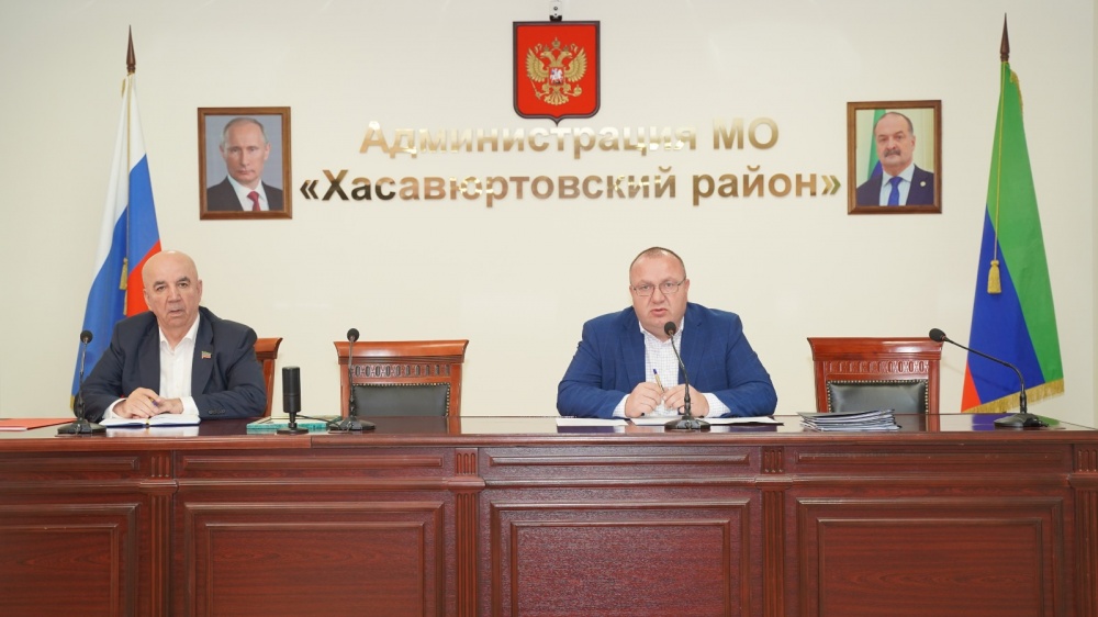 В администрации  Хасавюртовского района прошло  очередное рабочее совещание актива   по актуальным вопросам деятельности муниципалитета