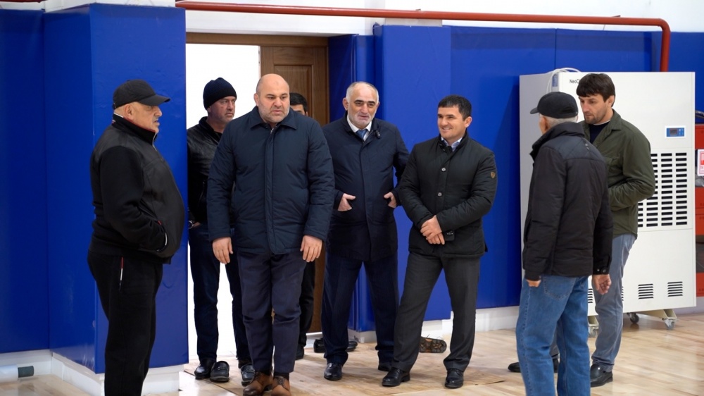 Сажид Сажидов  проинспектировал ход строительства нового физкультурно -оздоровительного комплекса в селении Эндирей