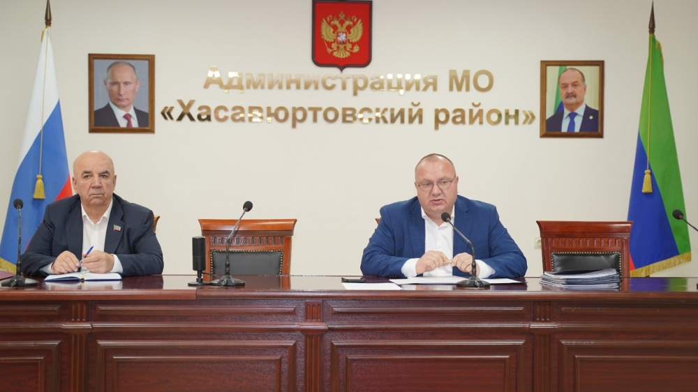 В администрации  Хасавюртовского района прошло  очередное рабочее совещание актива   по актуальным вопросам деятельности муниципалитета
