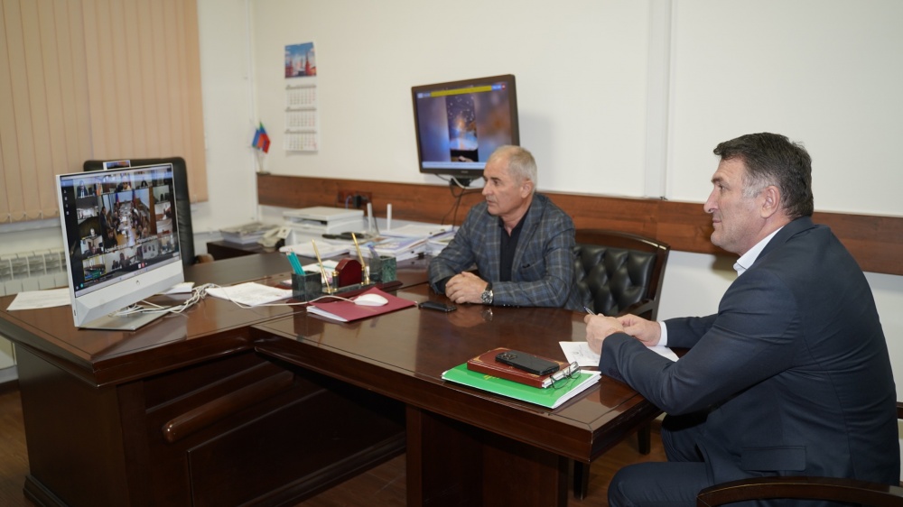 Администрация Хасавюртовского района приняла участие в работе Правительственного совещания    в режиме видеоконференцсвязи под руководством Наримана Абдулмуталибова