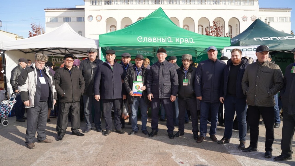 Власти  и сельхозтоваропроизводители Хасавюртовского района приняли участие в масштабной Республиканской ярмарке посвященной  Дню работника сельского хозяйства и перерабатывающей промышленности
