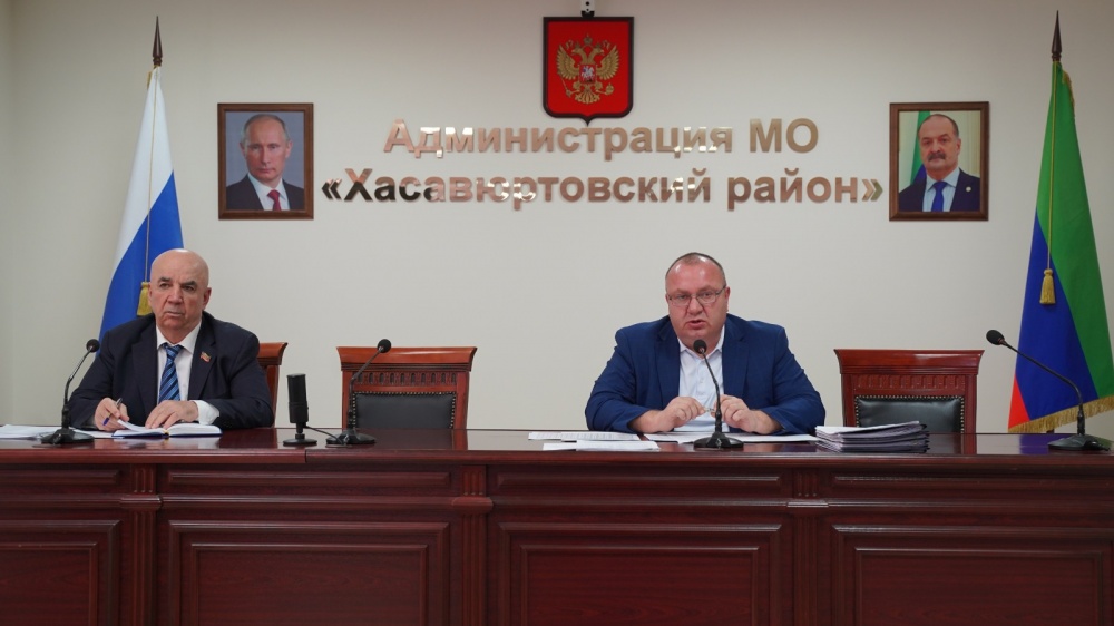 В администрации  Хасавюртовского района прошло очередное совещание актива   по актуальным вопросам деятельности муниципалитета