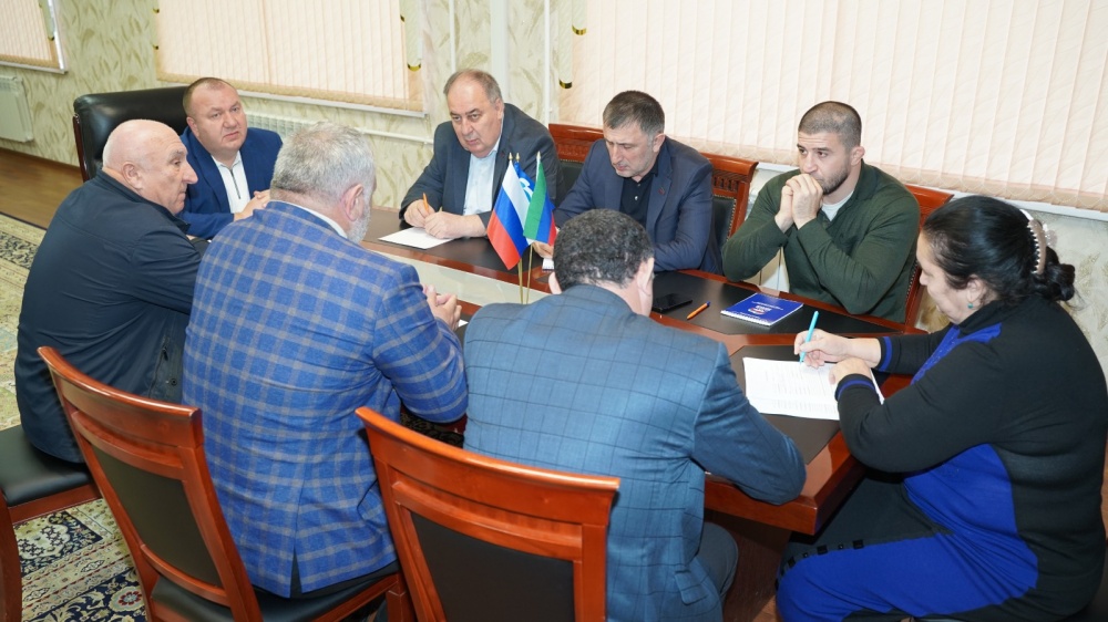 Власти Хасавюртовского района провели традиционный прием граждан в рамках Юбилейной даты – 22 летия ВПП «Единая Россия»