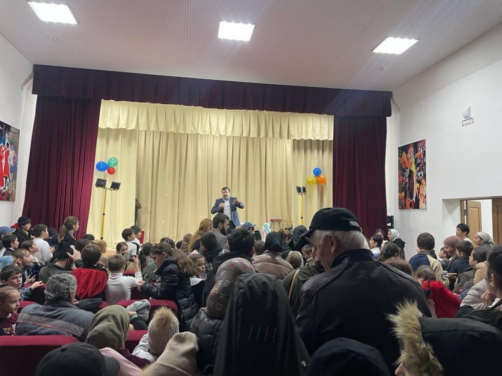 В  ЦТКНР селения Чагаротар состоялось цирковое представление с участием Челябинских артистов.