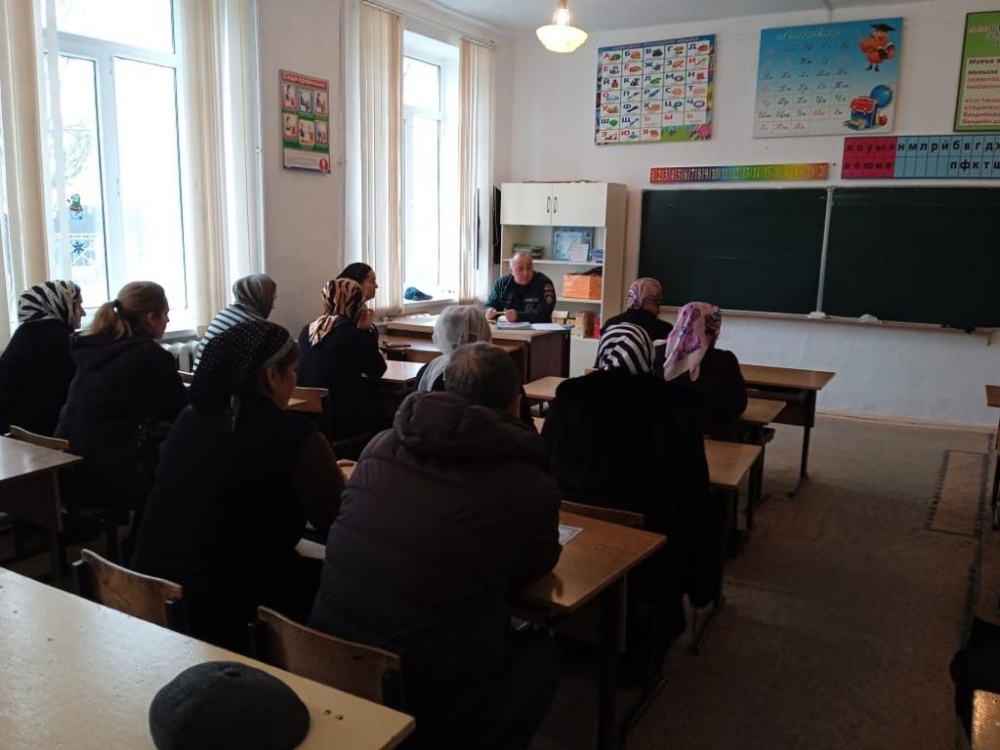 МКУ «Управление по делам ГО ЧС Хасавюртовский район» продолжает проведение объектовых тренировок «Действия руководства, педагогического коллектива и учащихся при угрозе или возникновении ЧС
