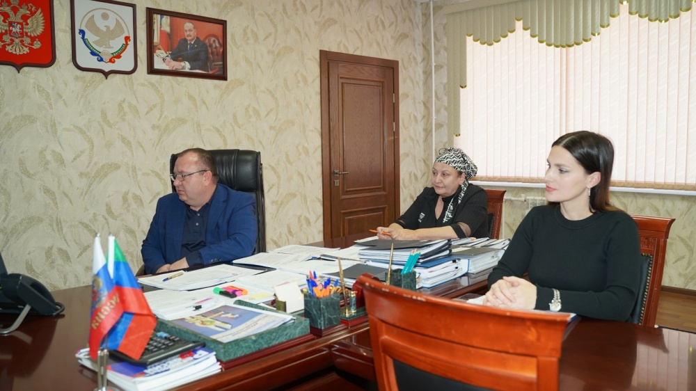Администрация Хасавюртовского района приняла участие в работе совещания в режиме ВКС Министерства финансов РД