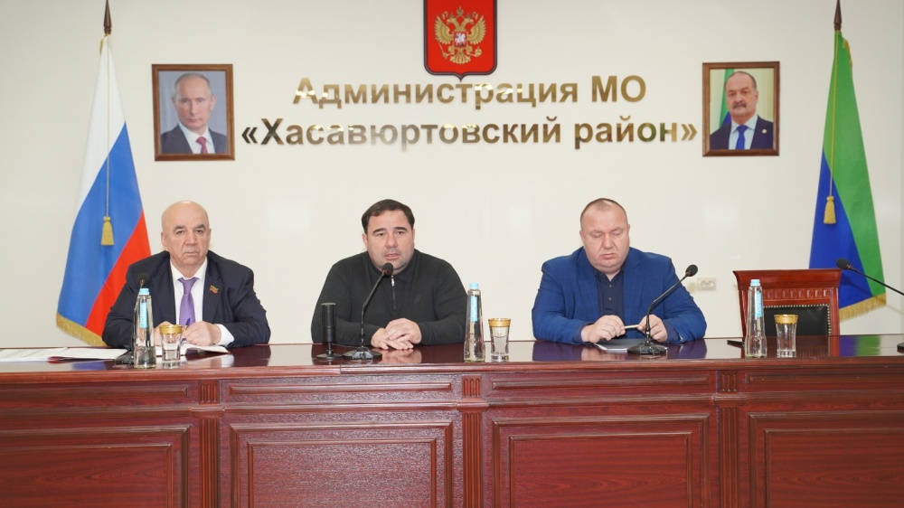 Глава   Хасавюртовского района провел  итоговое  пленарное совещание актива   в текущем году