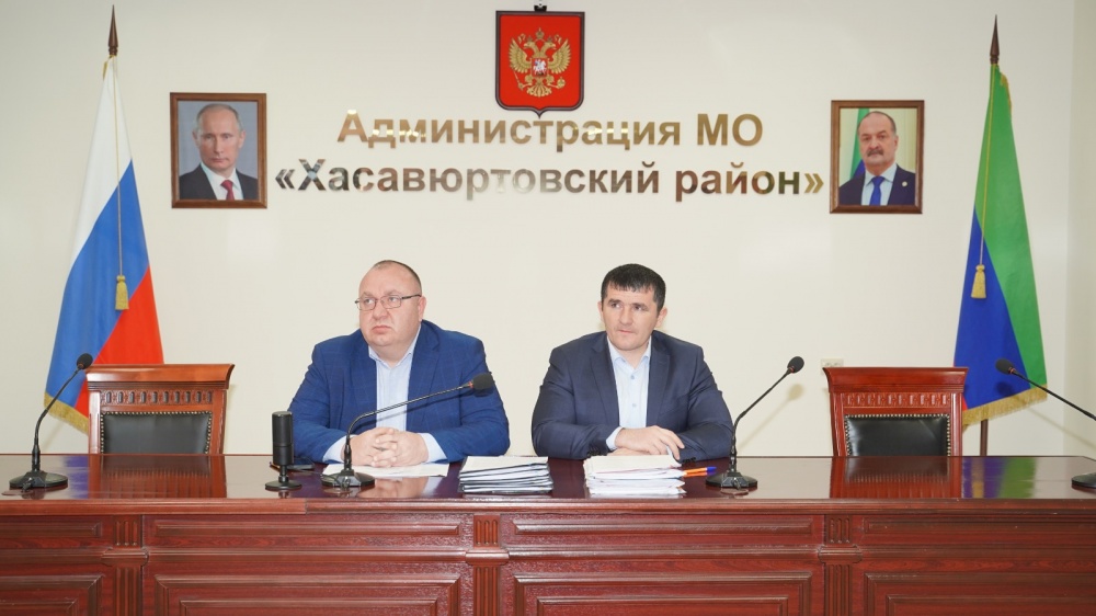Администрация  Хасавюртовского района приняла участие в работе  заседания Оперативного штаба РД в режиме видеоконференцсвязи под руководством  Руслана Алиева