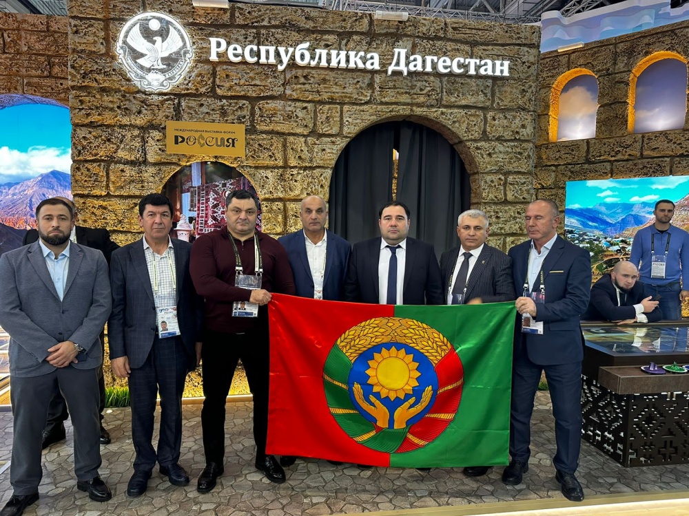 Глава Хасавюртовского района принимает участие на Всероссийском муниципальном форуме «Малая родина – сила России»