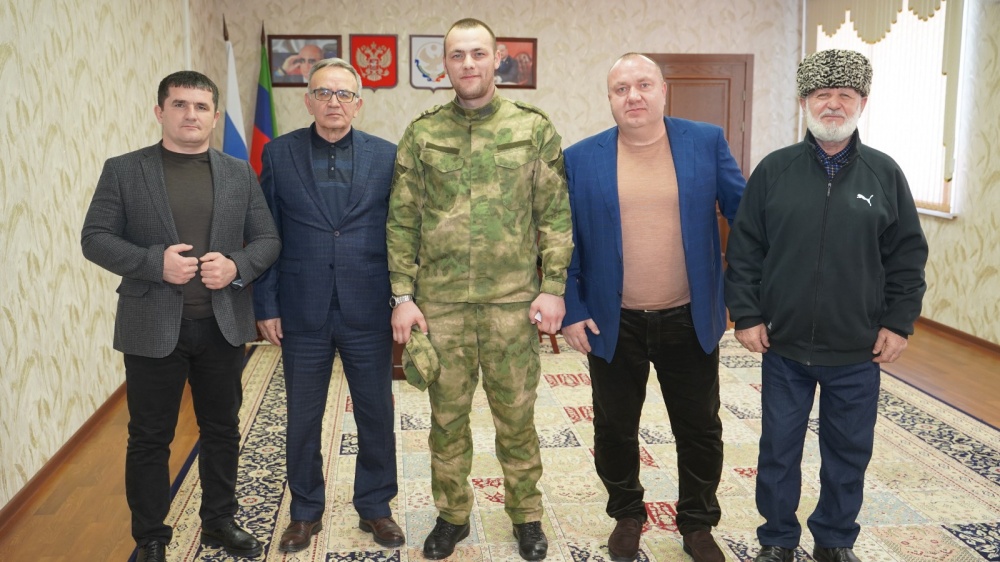 Участник специальной военной операции из Хасавюртовского района отмечен  медалью Жукова