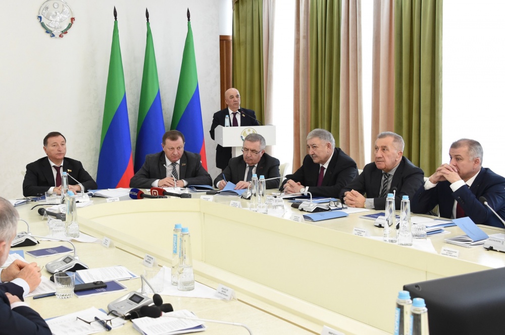 Председатель Собрания депутатов Хасавюртовского  района принял участие в работе заседания  Совета представительных органов МО РД