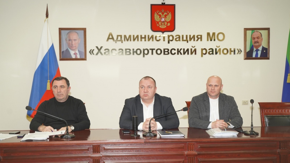 Администрация Хасавюртовского района приняла участие в работе совещания в режиме видеоконференцсвязи Министерства строительства архитектуры и ЖКХ