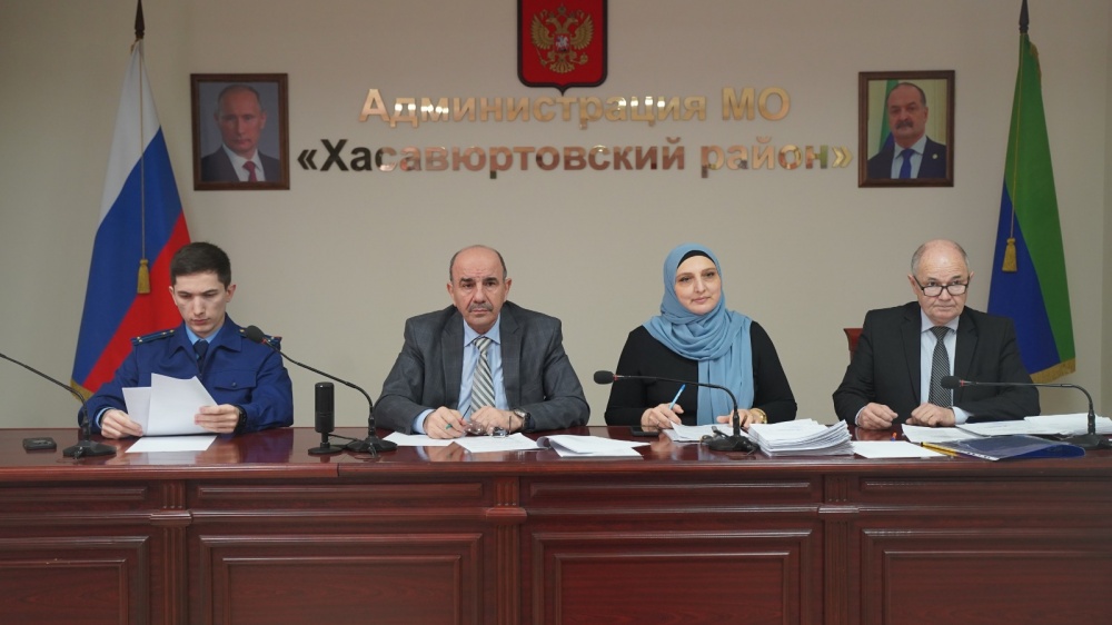 В администрации Хасавюртовского района состоялось очередное заседание комиссии по делам несовершеннолетних и защите их прав