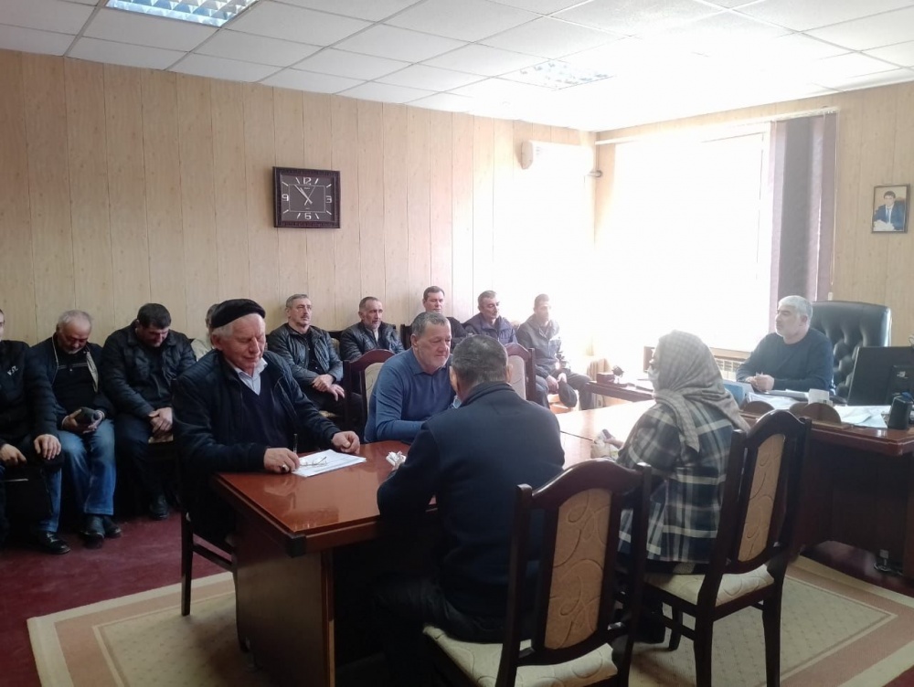 В  ГКУ РД «Хасавюртовское лесничество» состоялось ежемесячное совещание при участии государственной лесной охраны