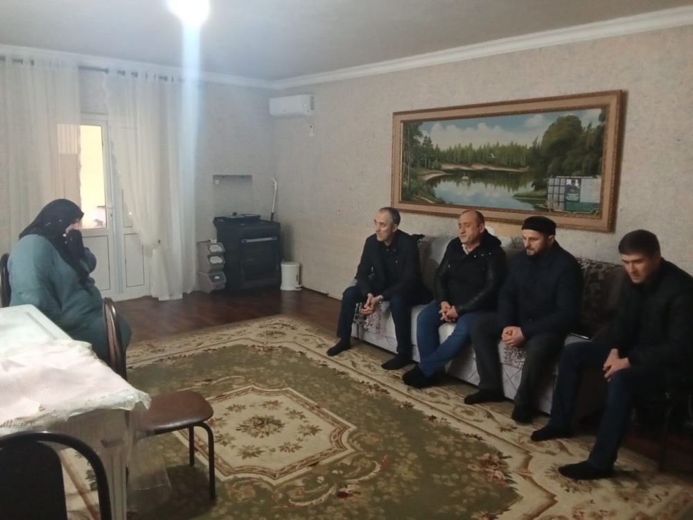 Власти Хасавюртовского района  посещают  семьи погибших участников СВО