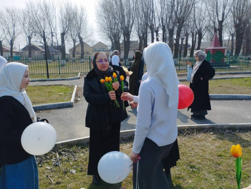 В парках  поселений Хасавюртовского района, благоустроенных в рамках муниципальной программы «Формирование современной городской среды» прошли мероприятия, посвященные 8 марта
