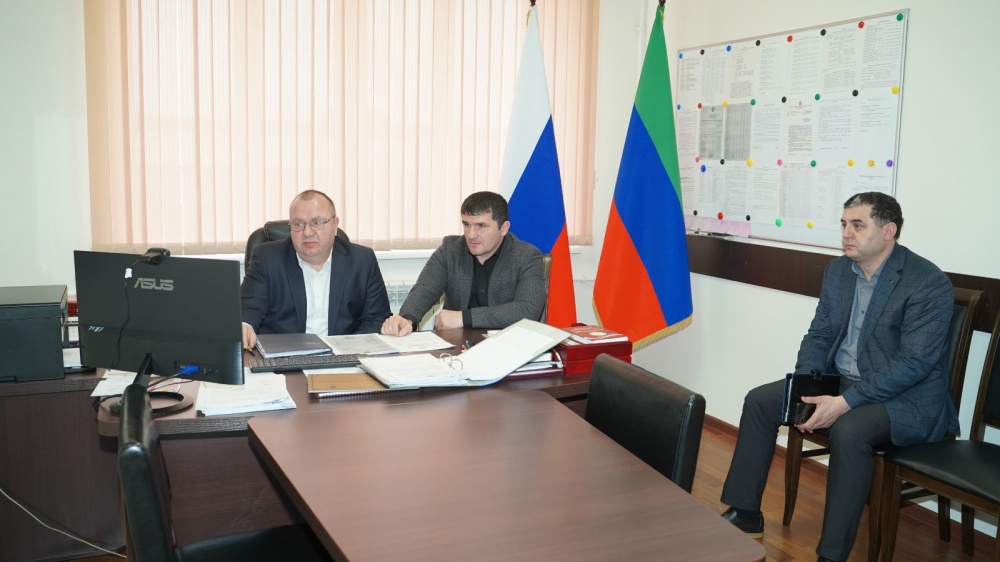 Администрация Хасавюртовского района приняла участие в работе Правительственного совещания    в режиме ВКС  под руководством Абдулмуслима Абдулмуслимова
