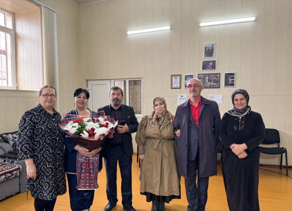 В преддверии Дня работника  культуры в ЦТКНР  селения Чагаротар прошла встреча с народной артисткой РД Зоей Сатуевой