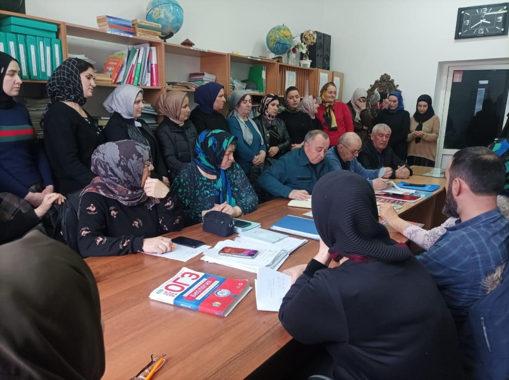 Специалисты МКУ «Управление по делам ГО и ЧС Хасавюртовского района» продолжают выездные занятия и объектовые тренировки школах