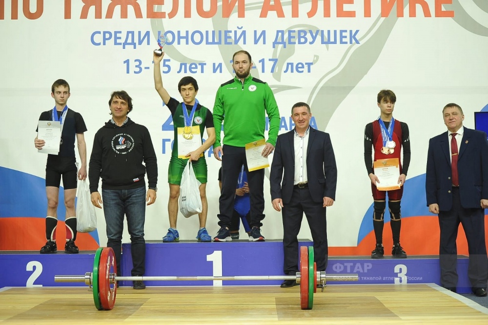 Юные тяжелоатлеты спортшколы Хасавюртовского района стали победителями и призерами Первенства России по тяжёлой атлетике
