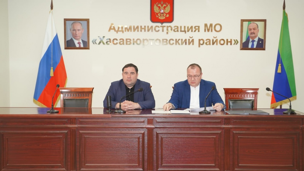 Глава Хасавюртовского района провел совещание по вопросам хода муниципальных мероприятий по ликвидации  или  реорганизации МУП