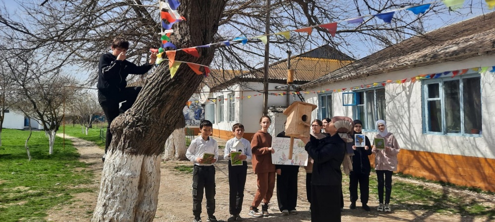 В  библиотеках поселений Хасавюртовского района оформлены выставки «Птицы наши друзья»