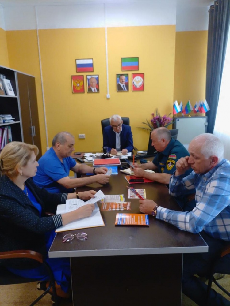 Специалисты МКУ «Управление по делам ГО и ЧС Хасавюртовского района» продолжают проводить объектовые тренировки школах и детских садах