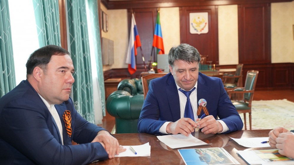 Министр транспорта и дорожного хозяйства РД Джамбулат Салавов  провел выездной прием граждан в администрации Хасавюртовского  района