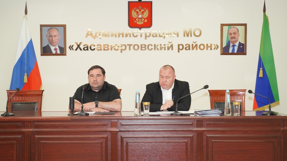 Глава Хасавюртовского района провел очередное пленарное совещание актива по актуальным вопросам деятельности муниципалитета