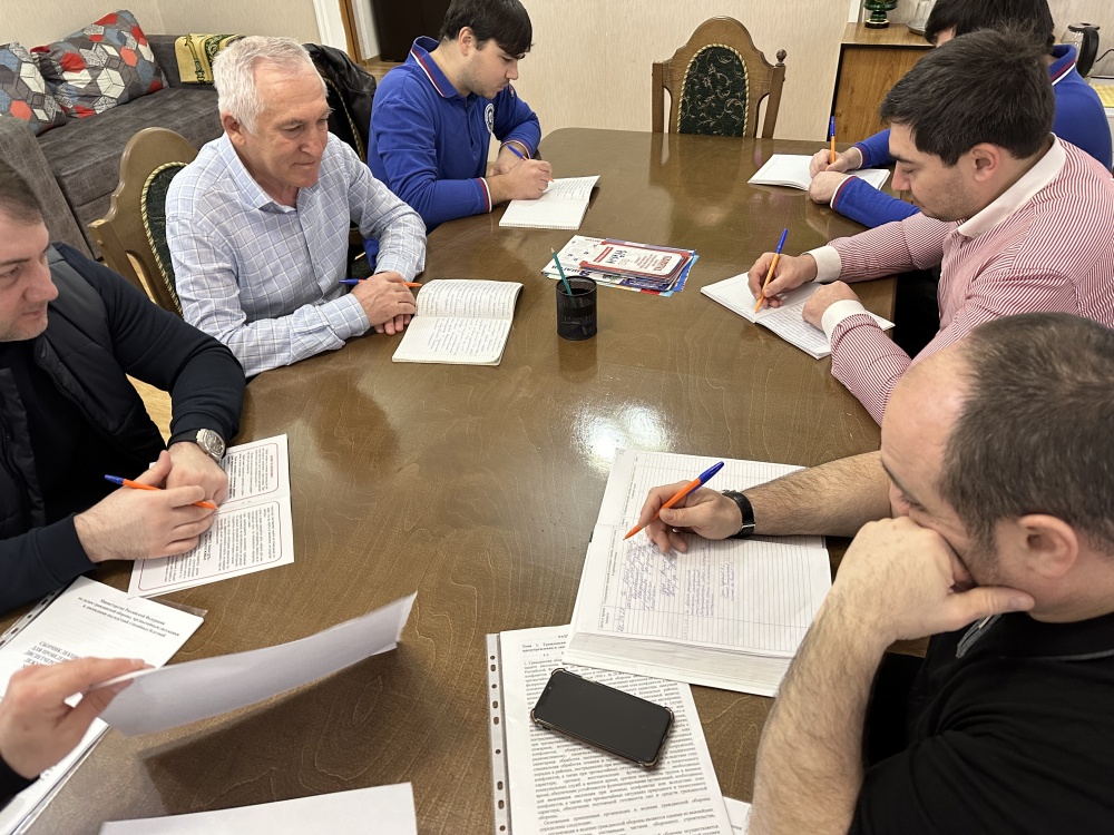 МКУ «ЕДДС» МО «Хасавюртовский район» продолжает занятии по  обеспечению высокого уровня организации оперативного дежурства