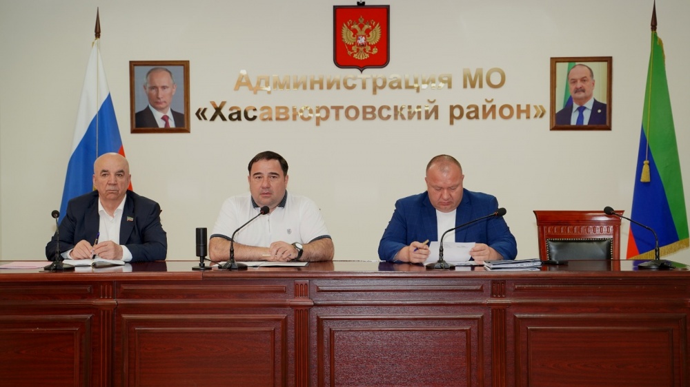 Глава  Хасавюртовского района провел  очередное пленарное совещание актива муниципалитета