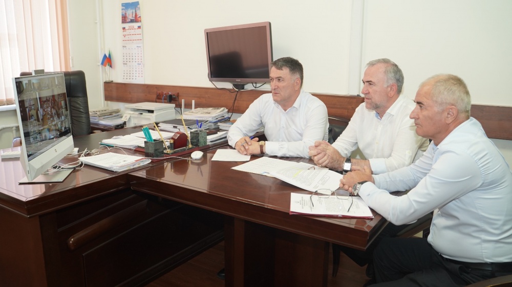 Администрация Хасавюртовского района приняла участие в работе Правительственного совещания    в режиме видеоконференцсвязи под руководством Наримана Абдулмуталибова