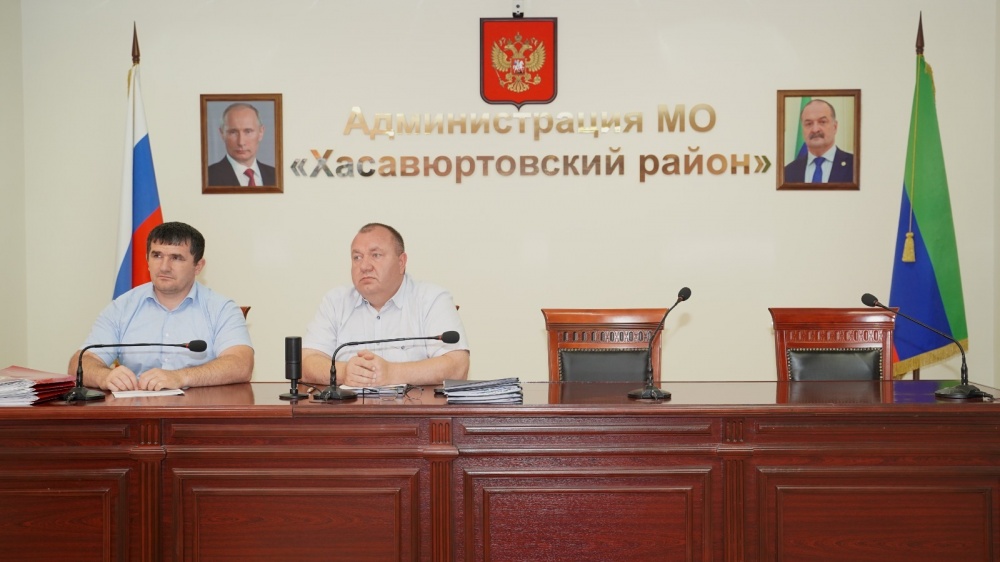 Администрация Хасавюртовского района приняла участие в работе заседания Совета Безопасности РД в режиме видеоконференцсвязи под руководством Сергея Меликова