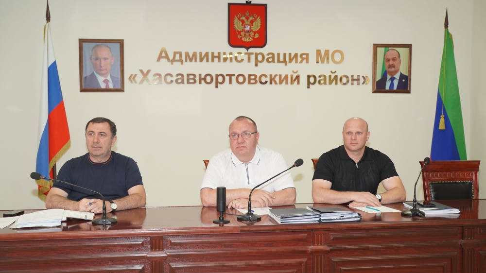 Администрация Хасавюртовского района приняла участие в работе заседания Координационного штаба по обеспечению строительства,  капитального ремонта объектов капитального строительства в РД в режиме ВКС