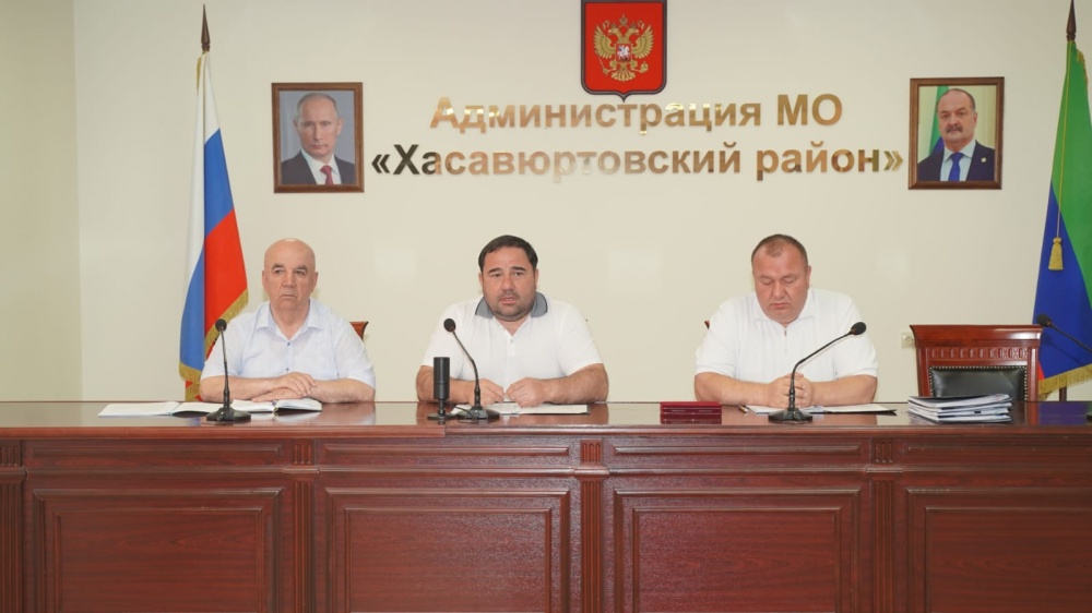 Глава  Хасавюртовского района провел  очередное пленарное совещание актива МР