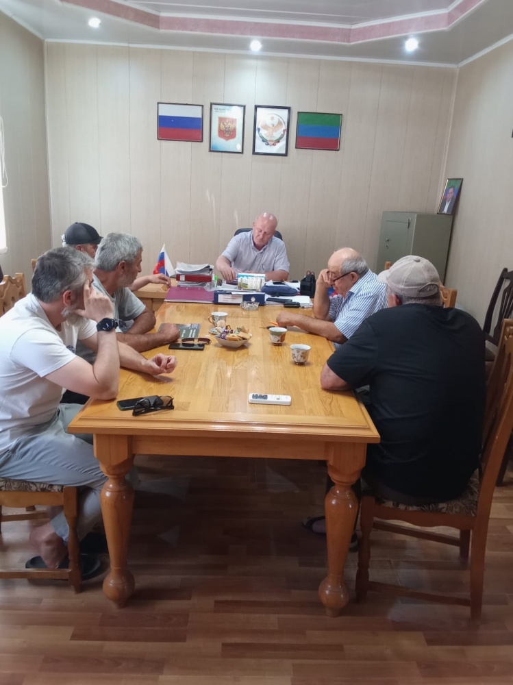 Власти Хасавюртовского района продолжают комплексные мероприятия по заключению договоров  на военную службу по контракту