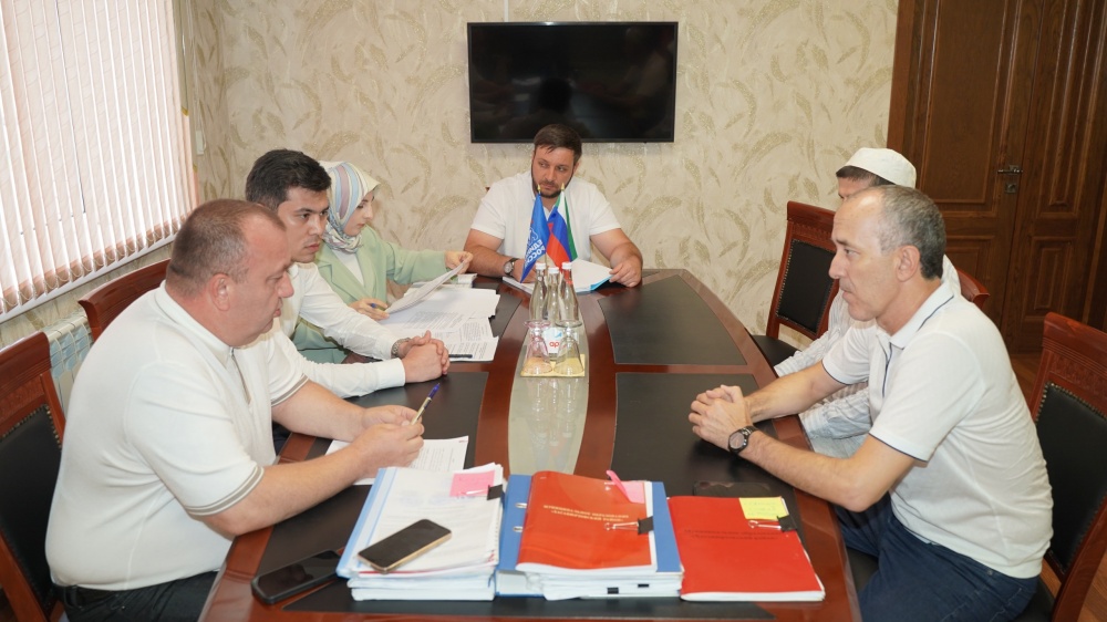 Руководство  Минстроя РД  провело выездной прием граждан в администрации Хасавюртовского района