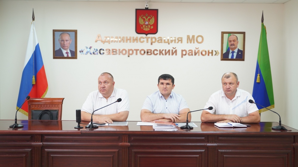 Администрация Хасавюртовского района приняла участие в работе Правительственного совещания    в режиме видеоконференцсвязи под руководством Абдулмуслима Абдулмуслимова