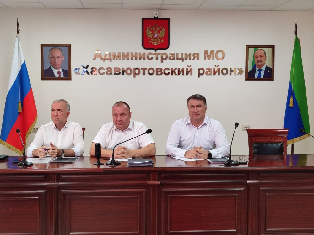 Администрация Хасавюртовского района приняла участие в работе Правительственного совещания    в режиме ВКС  под руководством Абдулмуслима Абдулмуслимова