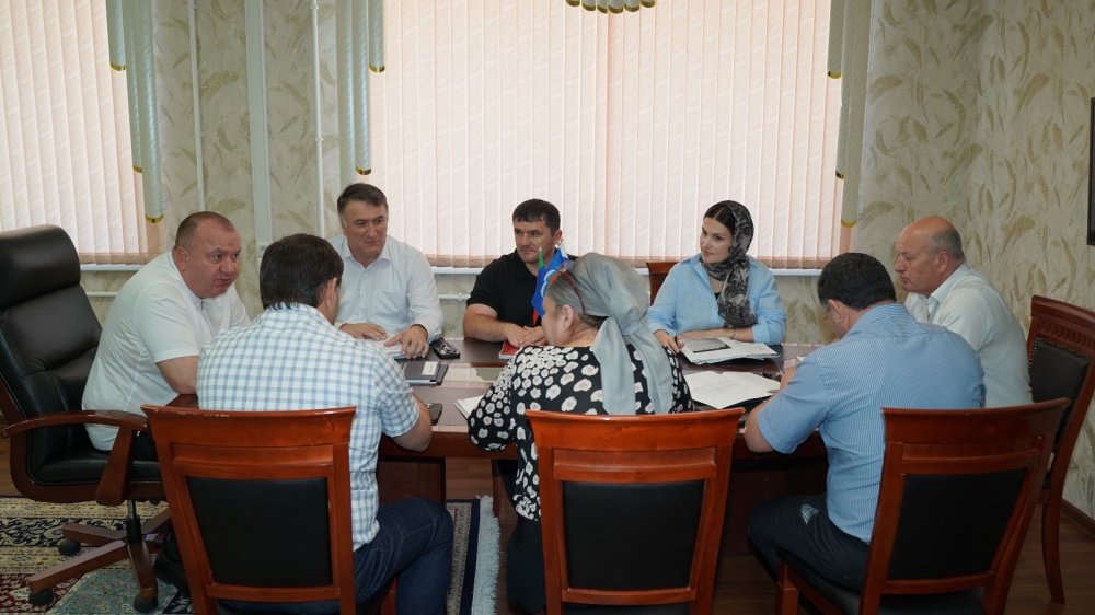 В администрации Хасавюртовского района обсудили актуальные вопросы деятельности муниципалитета