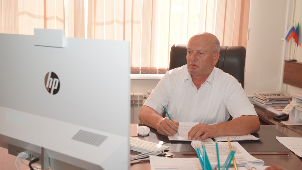 Администрация Хасавюртовского района приняла участие в работе совещания в режиме видеоконференцсвязи под руководством Ризвана Газимагомедова