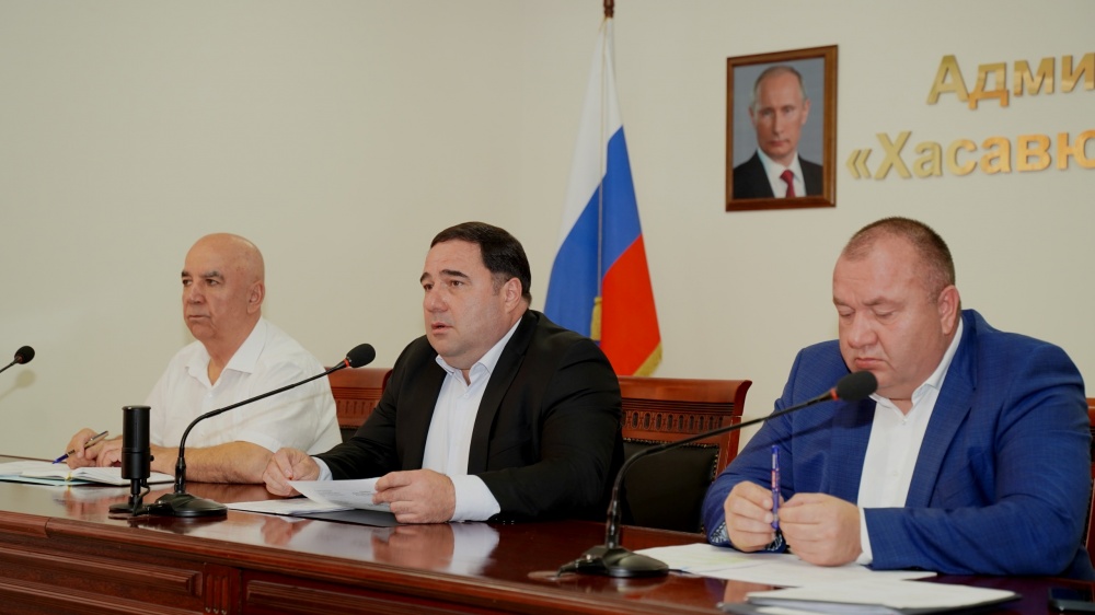 На совещании актива Хасавюртовского района обсудили актуальные вопросы деятельности муниципалитета и контрактной службы  в рядах ВС РФ