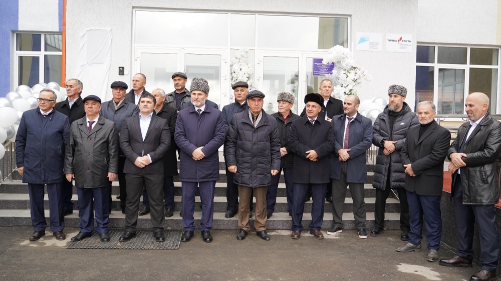 В селении Солнечное Хасавюртовского района присвоили имя СОШ и установили  Мемориальную  плиту Рамазану Асхабову