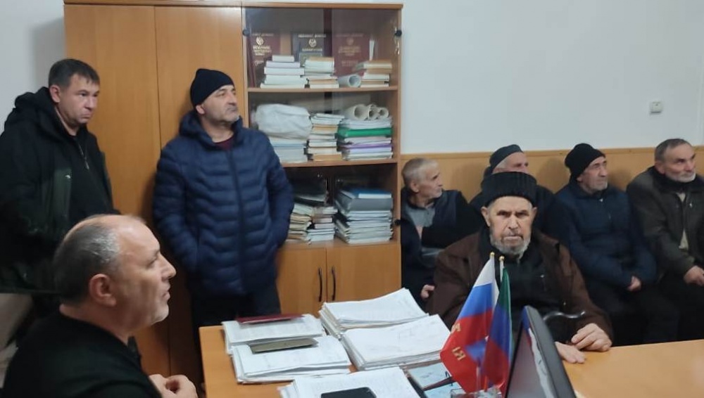 Власти Хасавюртовского района проводят   выездные встречи в поселениях района по вопросам организации и хода осеннего призыва