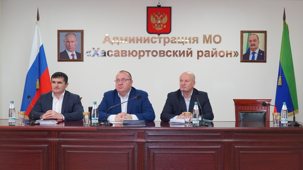 Администрация Хасавюртовского района приняла участие в работе АТК РД в режиме ВКС под руководством Сергея Меликова