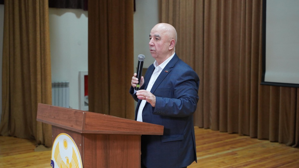 Председатель Собрания депутатов Хасавюртовского  района Магомед Лабазанов принял участие на  молодежном  Форуме  организованном  Муфтиятом РД