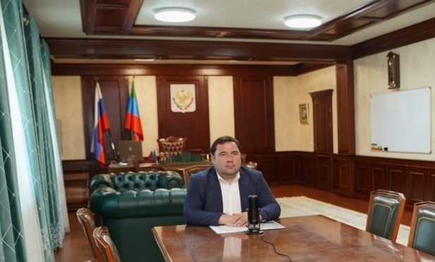 Глава Хасавюртовского района принимает   участие в трансляции прямого эфира Итогов года Большой  пресс – конференции  и прямой  линии Президента РФ Владимира Путина