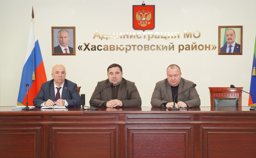Глава Хасавюртовского района провел итоговое пленарное совещание актива в текущем году